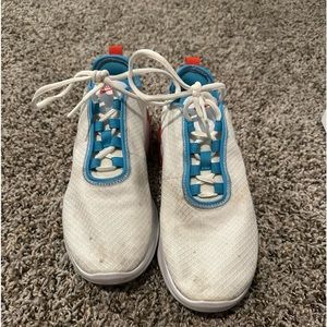 Used Nike Women’s Air Max Motion 2 Sneaker size 7